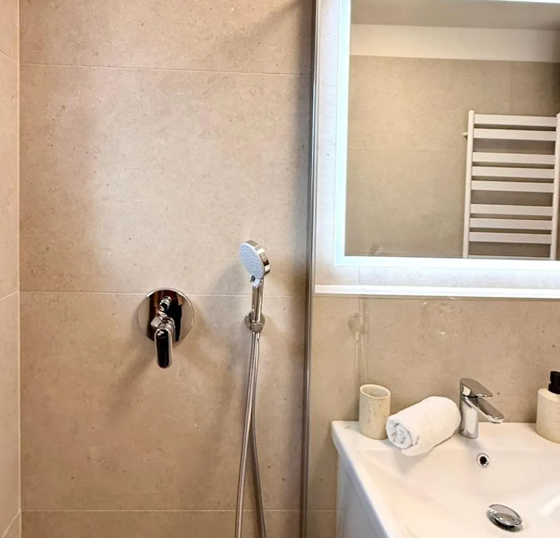 Luxurious Apartment With Private Garden Split 0*,